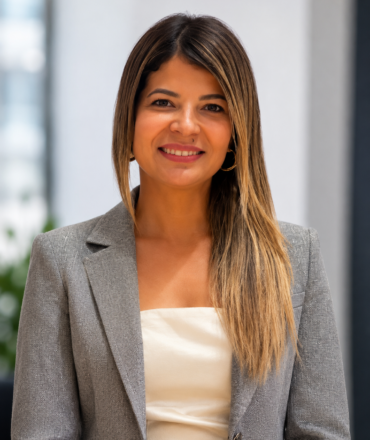 Headshot: Stephanie Ramirez